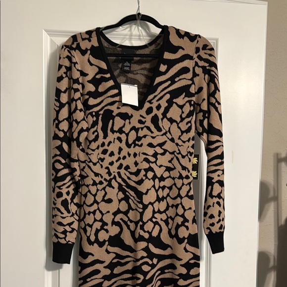 Leopard Print V-Neck Dress - Picture 3 of 4